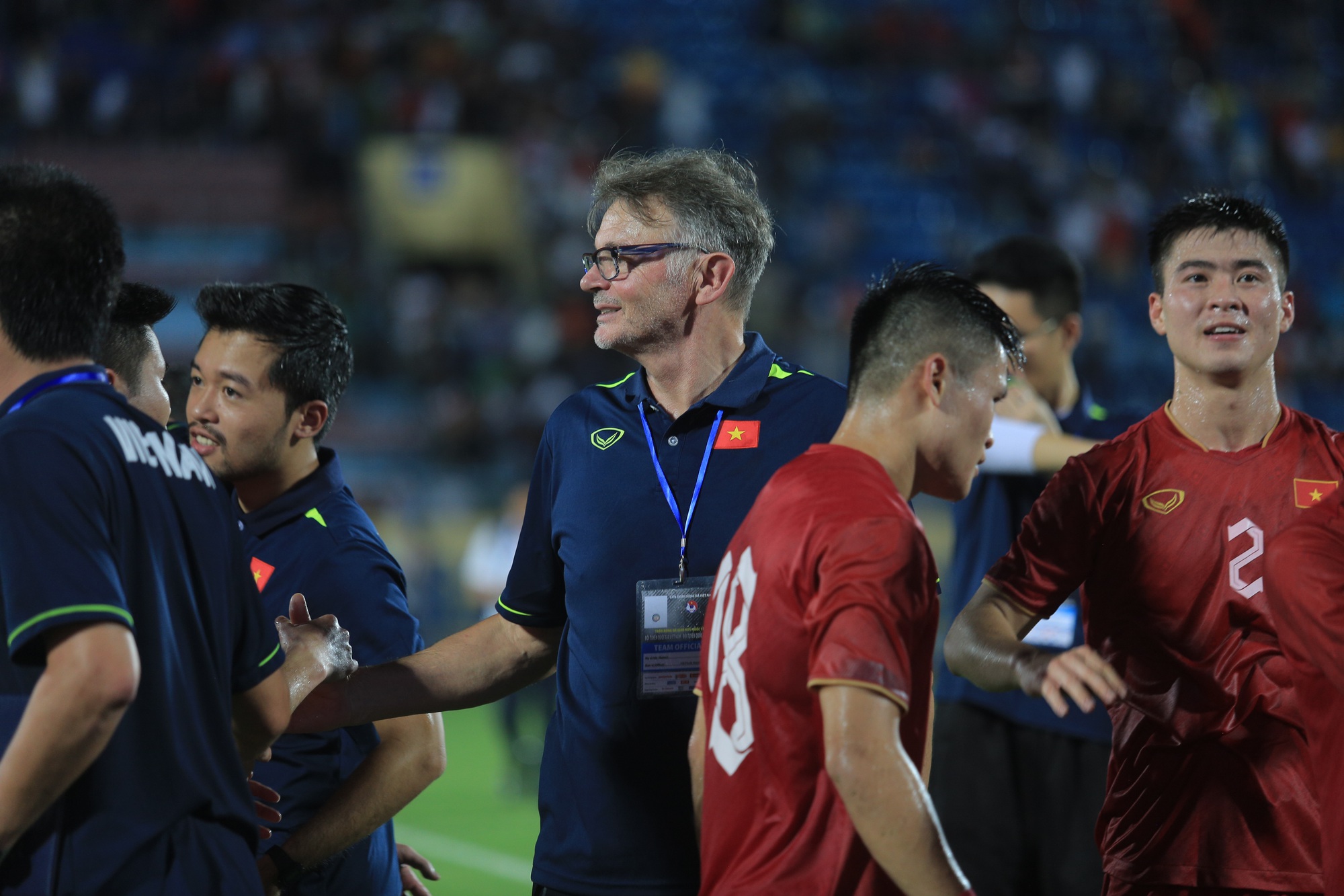 hlv-hoang-anh-tuan-tuyen-viet-nam-da-dan-boc-lo-nhieu-tiem-nang-can-ung-ho-ong-troussier