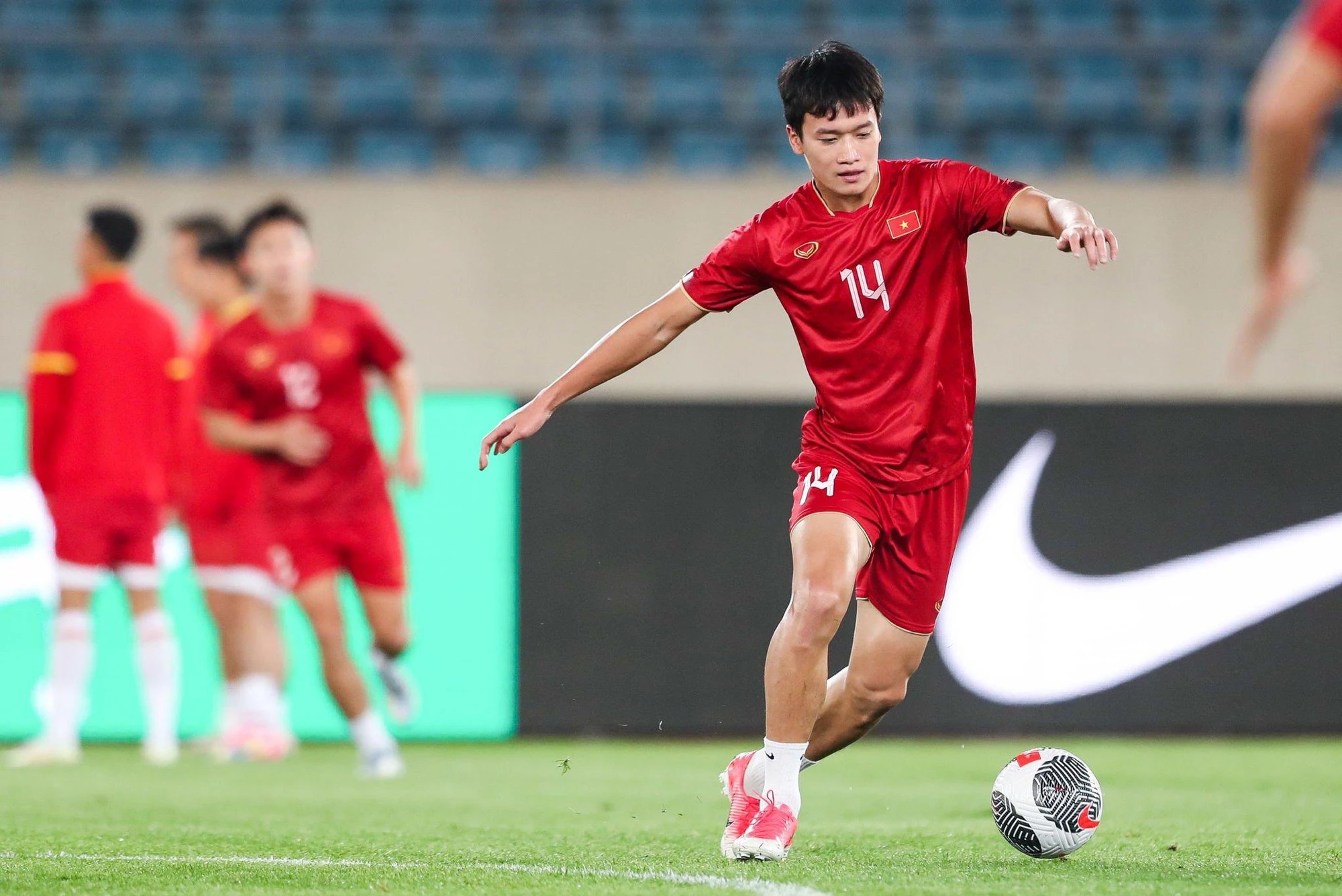 bi-hlv-troussier-ngo-lo-hoang-duc-tinh-sang-la-liga-thi-dau