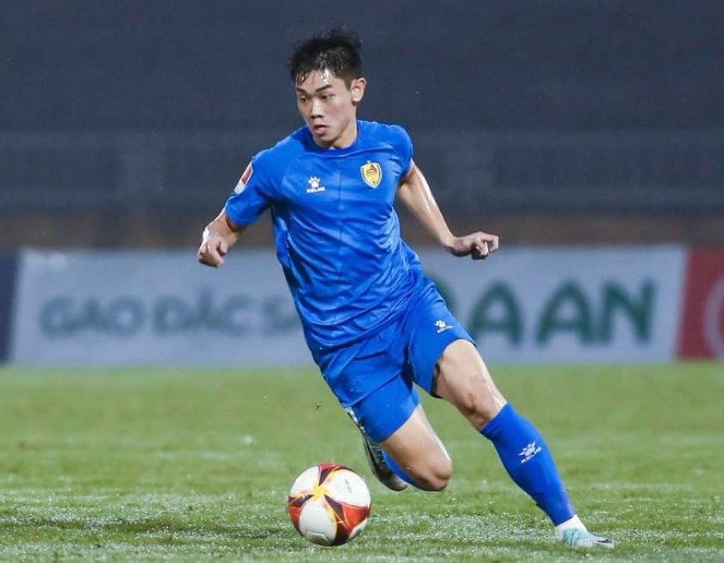 dinh-bac-duoc-xoa-an-ky-luat-bao-tin-vui-cho-hlv-troussier